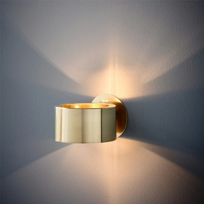 Modern Style LED Wall Sconce Nordic Style Minimalism Metal Wall Light for Bedside