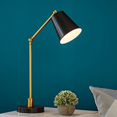 Nordic Style LED Table Lamp Postmodern Style Adjustable Metal Deak Lamp for Study