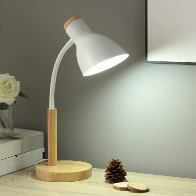 Modern Style LED Table Lamp Nordic Style Macaron Metal Wood Deak Lamp for Study