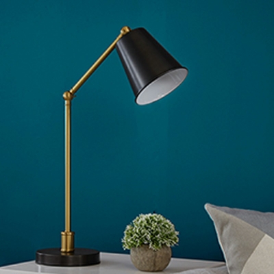 Nordic Style LED Table Lamp Postmodern Style Adjustable Metal Deak Lamp for Study