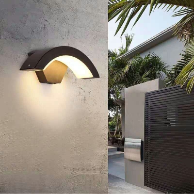 Modern Style LED Wall Sconce Minimalism Style Metal Acrylic Wall Light for Courtyard