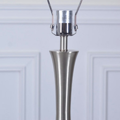 Postmodern Style Table Lamp Metal Nights and Lamp for Living Room Bedroom