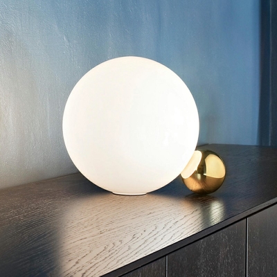 Modernism Nights and Lamp 1 Head White Glass Material Table Light for Bedroom