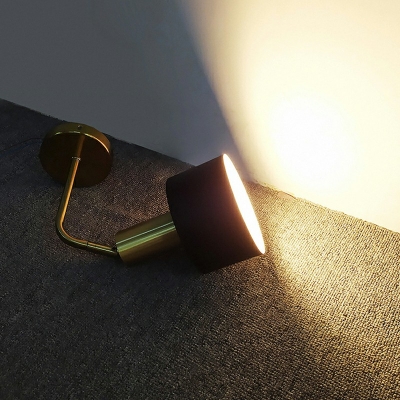Modern Style LED Wall Sconce Light Nordic Style Metal Wall Light for Bedside