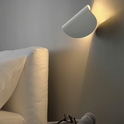 Modern Style LED Wall Sconce Light Minimalism Style Metal Wall Light for Bedside Aisle