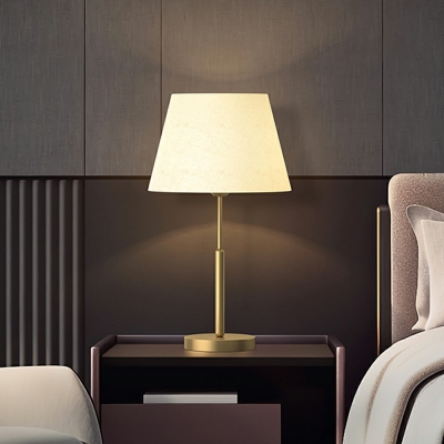 Postmodern Table Lamp Metal Material Nights and Lamp for Bedroom