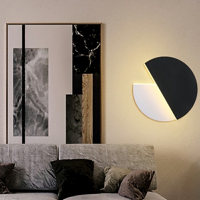Modern Style LED Wall Sconce Light Minimalism Style Metal Acrylic Warm Light Wall Light for Bedside Aisle
