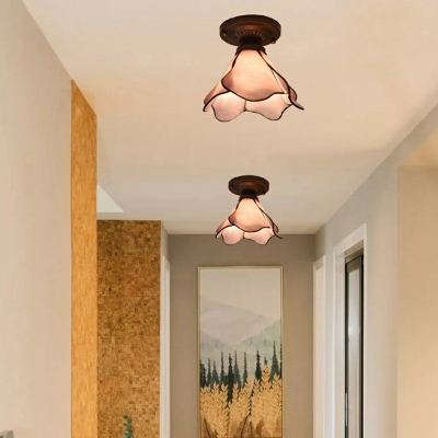 Tiffany Flowers Flush Mount Ceiling Light Fixtures 1 Light Traditional Close to Ceiling Lamp for Bedroom