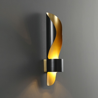 Designer Style Metal Wall Lamp Modern Style LED Wall Light for Bedside