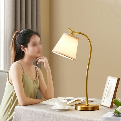 Postmodern Table Lamp Metal Nights and Lamp for Bedroom Living Room