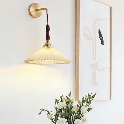 Postmodern Style Gold Color Wall Light Sconces Metal Wall Sconce for Bedroom