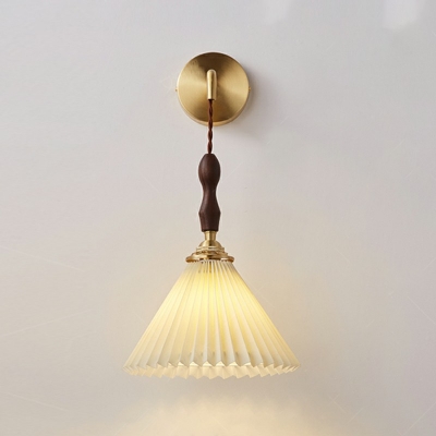 Postmodern Style Gold Color Wall Light Sconces Metal Wall Sconce for Bedroom