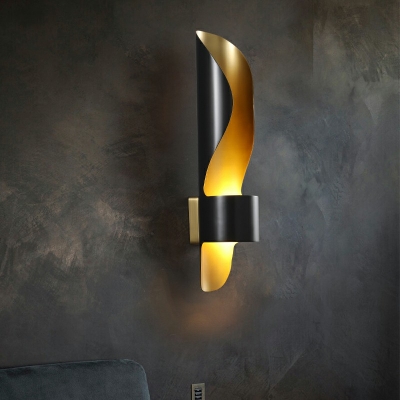 Designer Style Metal Wall Lamp Modern Style LED Wall Light for Bedside