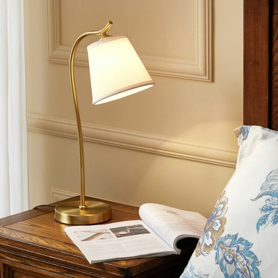 Postmodern Table Lamp Metal Nights and Lamp for Bedroom Living Room