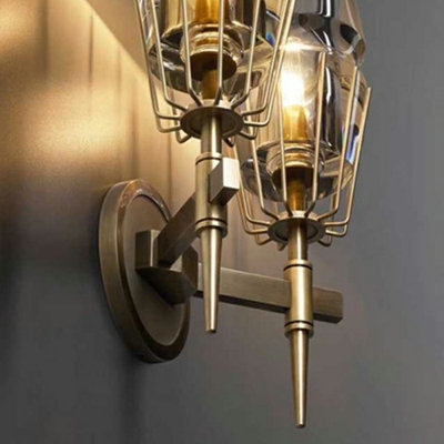 1 Light Geometric Wall Light Sconce Modern Style Metal Wall Light Fixture in Gold