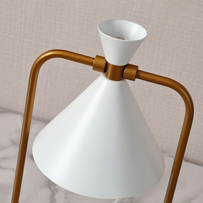 Postmodern Dimmable Study Room Desk Lamp Metal Table Lamp (Without Aromatherapy Candles)