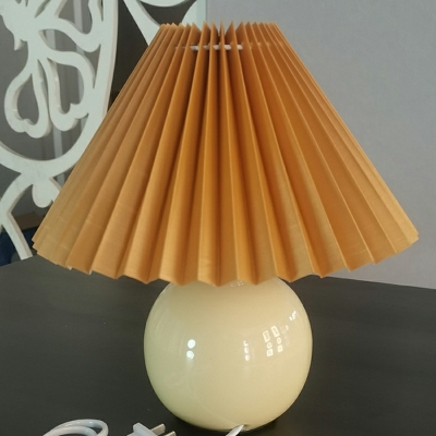 Contemporary Ceramic Pleated Table Lamp 1 Head Reading Light for Bedroom
