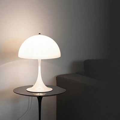 Designer Post-modern Nightsand Lamp Creative Metal and Acrylic Lamp for Living Room