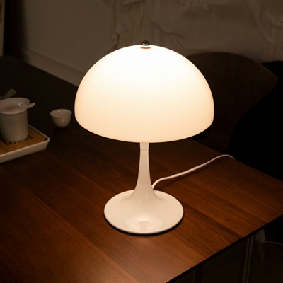 Designer Post-modern Nightsand Lamp Creative Metal and Acrylic Lamp for Living Room