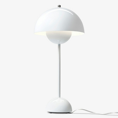 Designer Post-modern Nightsand Lamp Creative Metal Lamp for Living Room