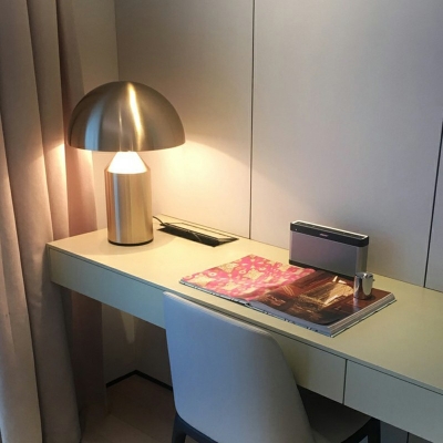 Modern Mushroom Shape Table Lamp Metal Desk Lamp for Study Room