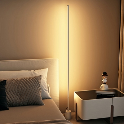 Linear Floor Standing Lamp Minimal LED Iron Floor Lighting with Round Base