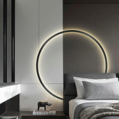 1 Light Circular Wall Light Sconce Modern Style Metal Wall Mount Light Fixture in Black