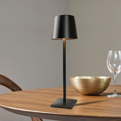 Postmodern 1 Head Reading Light Metal Small Desk Lamp for Bedside Bedroom