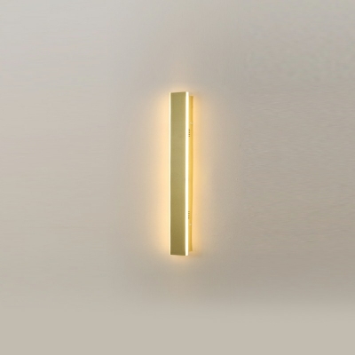 Linear Shape Wall Mounted Light Fixture LED Wall Sconce Lighting in Gold