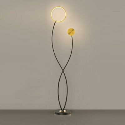Modern Style Line Shape Floor Lamp Wrought Iron Floor Lamp in Gold