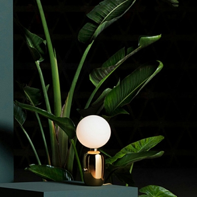 Globe Modern Night Table Lamps Minimalism Metal Table Light for Dinning Room