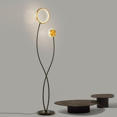 Modern Style Line Shape Floor Lamp Wrought Iron Floor Lamp in Gold