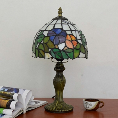 Peony Nightstand Lamp 1-Head Multicolored Stained Glass Table Lamp in Green