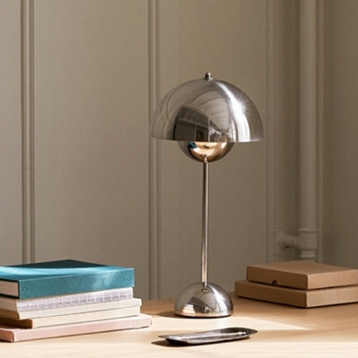 Contemporary Post-modern Nightsand Lamp Creative Metal Lamp for Living Room