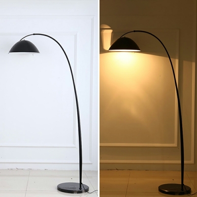 Metal Swirly LED Table Lamp Modern Style 1 Light Floor Light in Black
