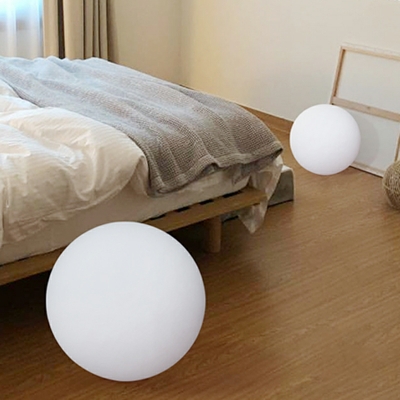 Minimalist Style Floor Lamp Globe Shape with PE Shape Floor Lighting in White