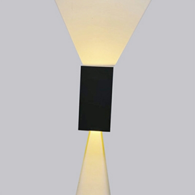 Black Wall Sconce Lighting Geometric Shape Metal LED Wall Mounted Light Fixture
