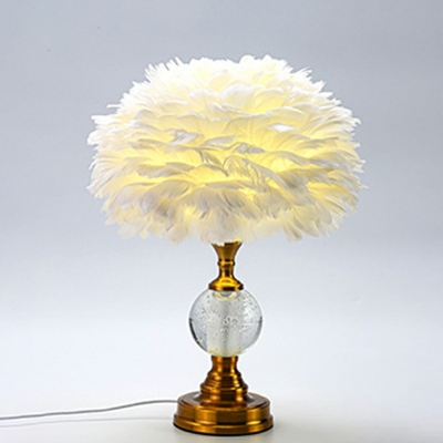 Nordic Romantic Feather Table Lamp Modern Light Luxury Metal Table Lamp for Bedroom