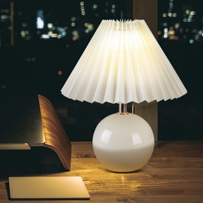 Ceramic Pleated Table Lamp Bedside Creative Retro Small Night Light