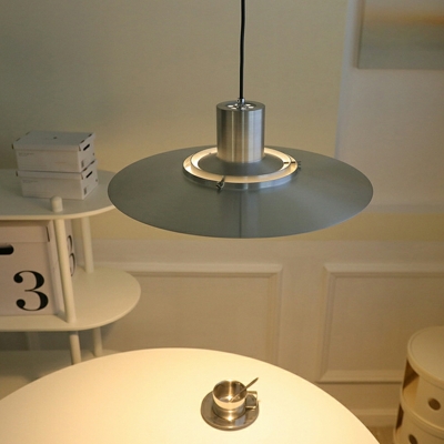 Nordic Minimalist Metal Pendant Creative Flying Saucer Hanging Lamp for Restaurant