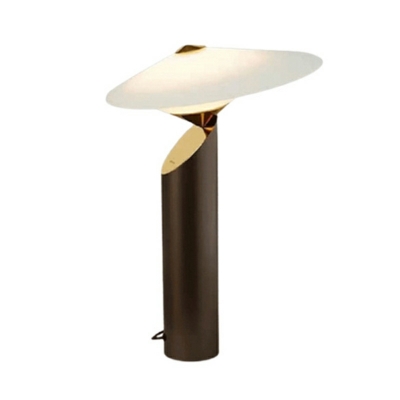 Nordic Creative Art Design Warm Light Metal Table Lamp for Bedroom and Living Room