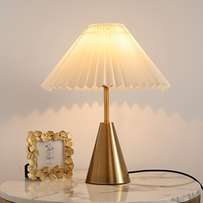 Fabric and Metal Minimalism Night Table Lamps Cone Elegant fot Living Room