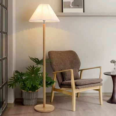 Nordic Minimalist Wooden Floor Lamp with Fabric Lampshade for Study and Bedroom