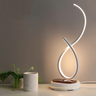Metal Minimalism Night Table Lamps LED Linear Nordic Style for Bedroom