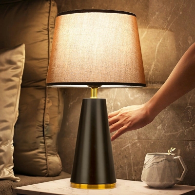 Modren Style Simple Touch-sensitive Intelligent Desk Lamp for Bedroom