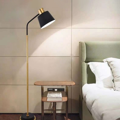 Nordic Minimalist Metal Vertical Floor Lamp for Bedroom and Study