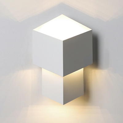 Contemporary Unique Shape Metal Sconce Light Fixture in White for Living Room