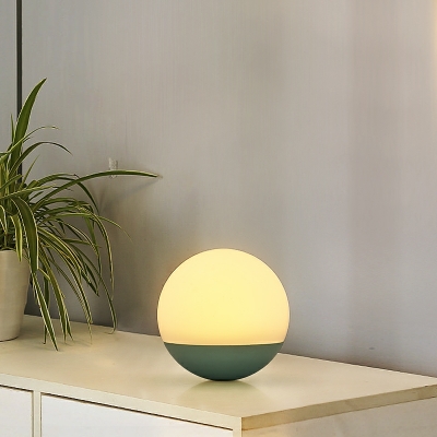 Rechargeable Acrylic Modern Globe Table Lamp with Warm Light for Residential Use