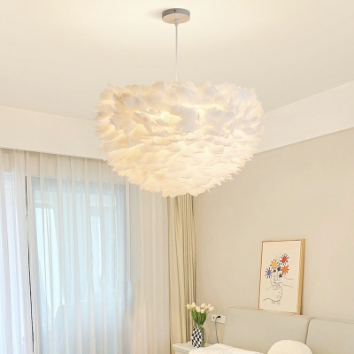 Modern White Feather Pendant with 3 LED Lights and Adjustable Hanging Length for Residential Use