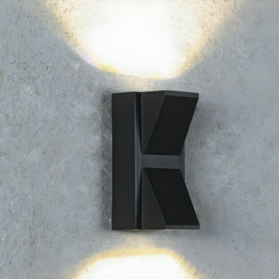 Modern Black Aluminum LED Bulb Outdoor Wall Sconce for Entertaining Ambience